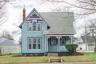 306 College Ave in Valparaiso, IN - Building Photo - Building Photo
