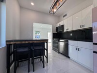 6520 SW 62nd Ct, Unit 6520 in South Miami, FL - Building Photo - Building Photo