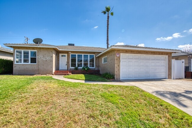 6141 Dorothy Dr in San Diego, CA - Building Photo - Building Photo