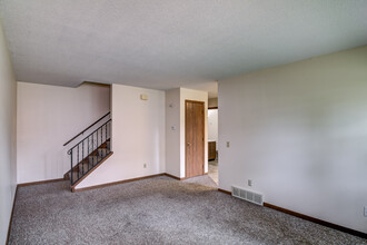 4528 Speros Ln in Eau Claire, WI - Building Photo - Building Photo