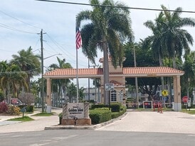 600 Layne Blvd in Hallandale Beach, FL - Building Photo