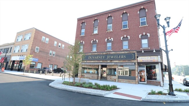 property at 7 High St