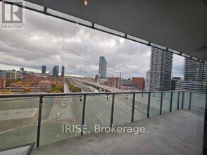 1 Market St. in Toronto, ON - Building Photo - Building Photo