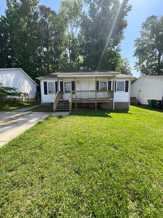 property at 2413 Robbins St