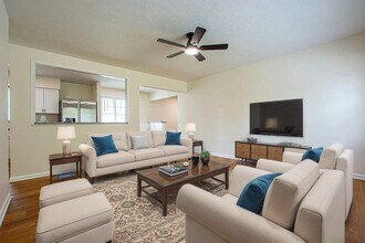 3604 S 78th St in Omaha, NE - Building Photo - Building Photo