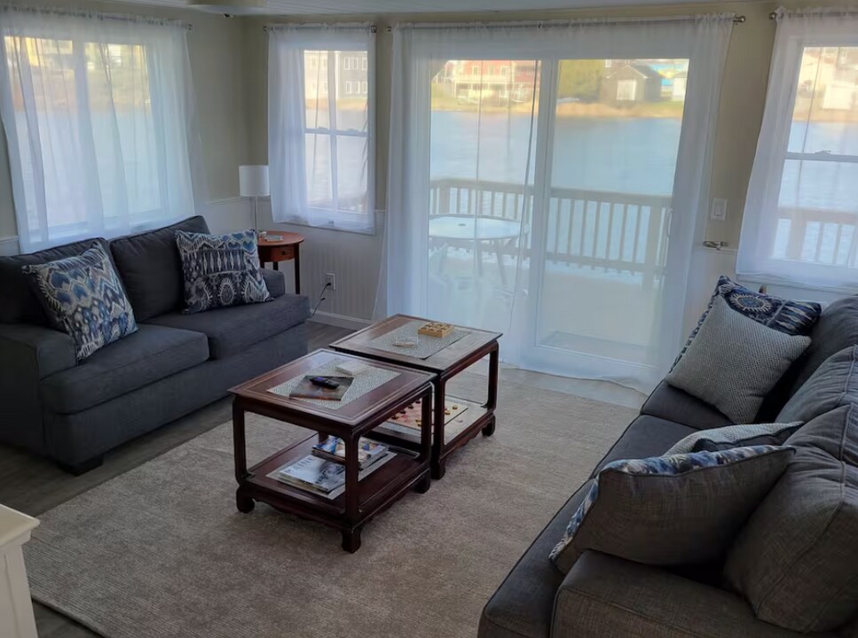 6 Mattanawcook St in Lincoln, ME - Building Photo