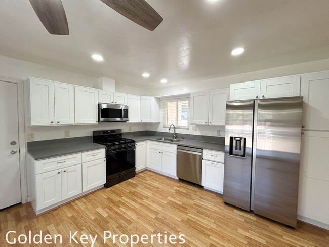 940 Edwina Way