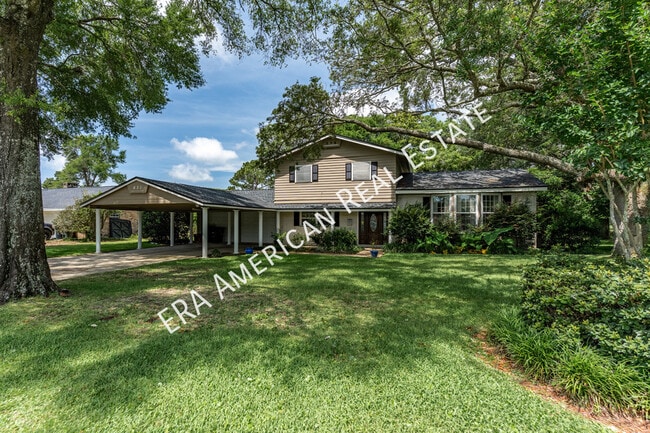 property at 631 Country Club Ave NE