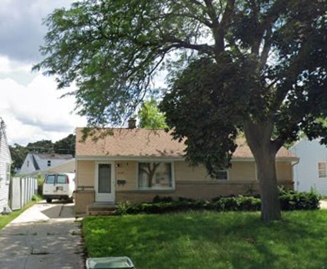 property at 8105 W Colfax Ct