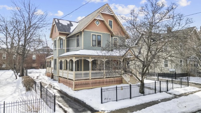 property at 33 Sargeant St