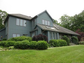 18 Fox Run in Sherman, CT - Building Photo