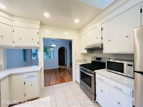 2523 S Bentley Ave in Los Angeles, CA - Building Photo - Building Photo