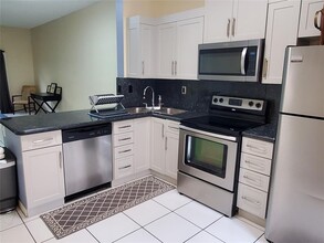 2429 NE 14th Street Cswy in Pompano Beach, FL - Building Photo - Building Photo