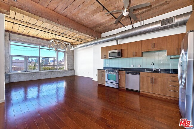 property at 530 S Hewitt St