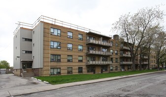 567 Ridelle Ave in Toronto, ON - Building Photo