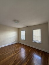 103 Lawton St, Unit 2 in Brookline, MA - Building Photo - Building Photo