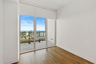 199 W Hill St in Chicago, IL - Building Photo - Building Photo