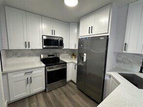 814 SW 12th Pl in Fort Lauderdale, FL - Foto de edificio - Building Photo