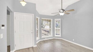 4911 Edenbourgh Ln in Austin, TX - Building Photo - Building Photo