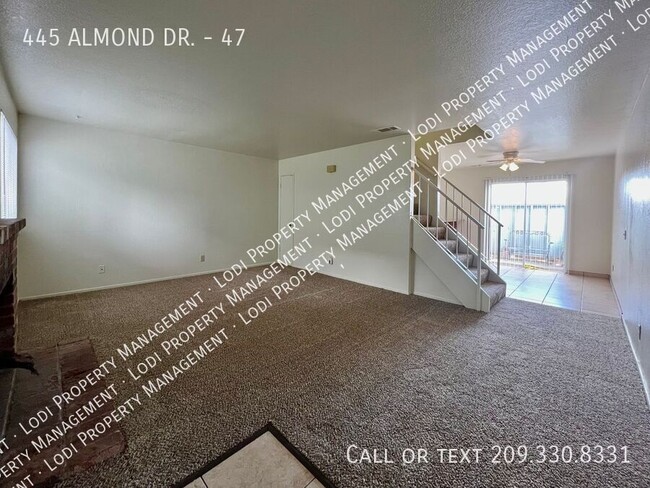 445 Almond Dr in Lodi, CA - Building Photo - Building Photo