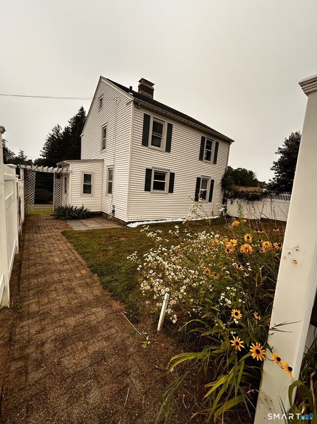 property at 925 Meriden Rd