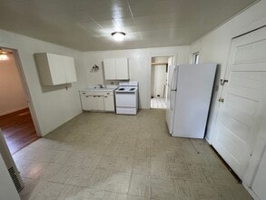 223-223.5-2235 E Home St in Junction City, KS - Building Photo - Building Photo