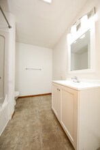 808 S Grange Ave in Sioux Falls, SD - Building Photo - Building Photo