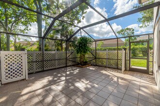 31 Clinton Ct in Royal Palm Beach, FL - Building Photo - Building Photo