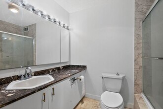 360 E Randolph St in Chicago, IL - Building Photo - Building Photo