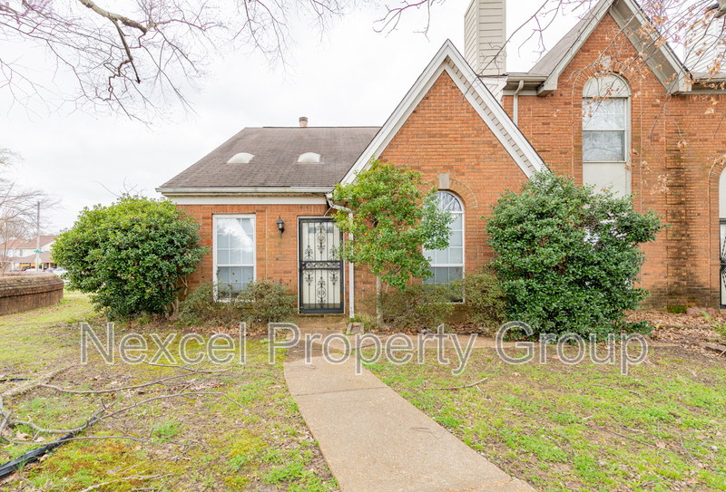 3744 Deer Crossing in Memphis, TN - Foto de edificio