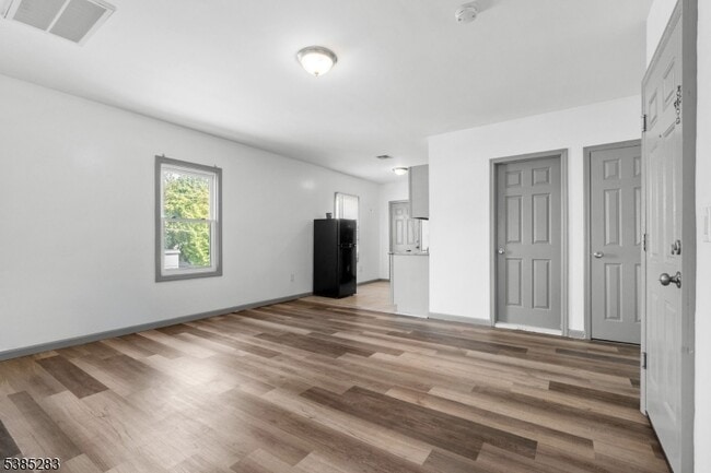 143 Valley Rd in Montclair, NJ - Building Photo - Building Photo