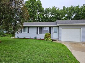 216 Union St NE in Chatfield, MN - Building Photo