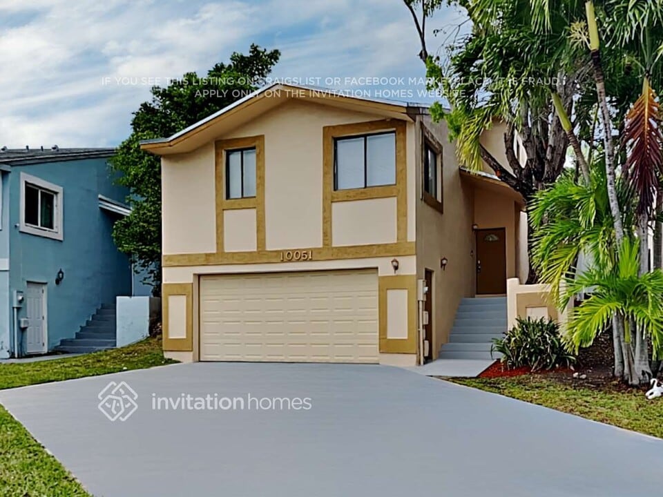 10051 SW 218th St in Cutler Bay, FL - Building Photo