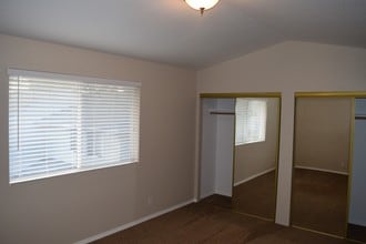 310 Terry NE Ln in Grants Pass, OR - Building Photo - Building Photo
