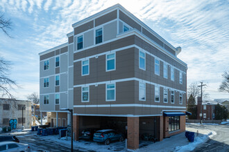 Downing Square in Arlington, MA - Foto de edificio - Building Photo