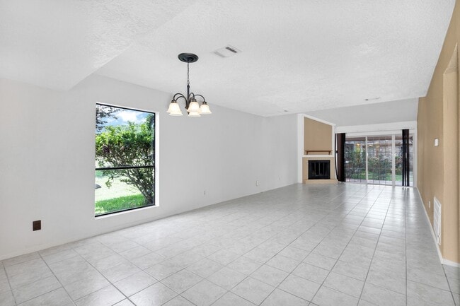 property at 2001 Lakewood Ct