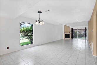 2001 Lakewood Ct in Willis, TX - Building Photo - Building Photo