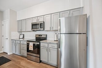 The Everett Gahanna in Gahanna, OH - Building Photo - Building Photo