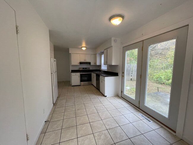 2310-2310 Abbott Ct in Portage, MI - Building Photo - Building Photo