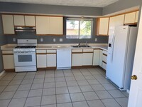 1740 Blueberry Dr NE in Rio Rancho, NM - Foto de edificio - Building Photo