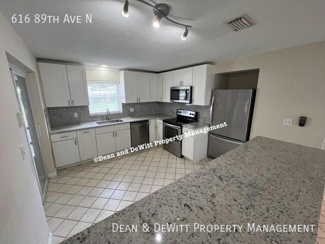 616 89th Ave N in St. Petersburg, FL - Building Photo - Building Photo