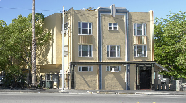 25-45 W 10th St in Pittsburg, CA - Building Photo - Building Photo