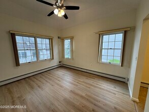 23 Westminster Dr in Monroe Township, NJ - Building Photo - Building Photo