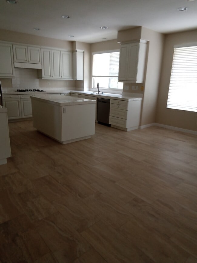 6061 Caddington Row in San Diego, CA - Building Photo - Building Photo