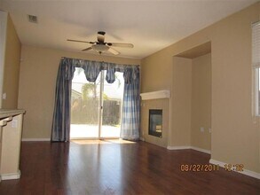 5024 Luckman Way in Elk Grove, CA - Building Photo - Building Photo