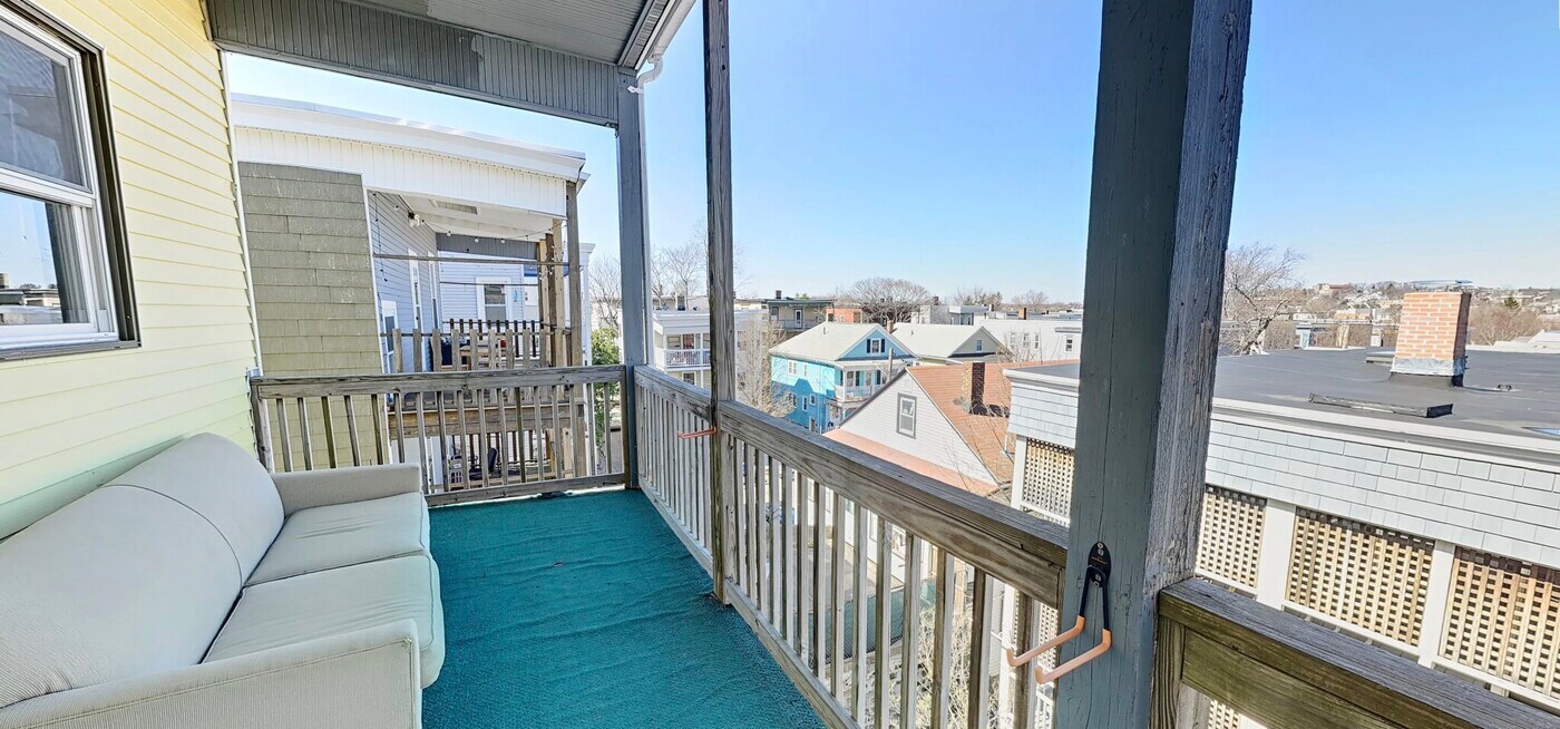 99 Marion St in Somerville, MA - Building Photo