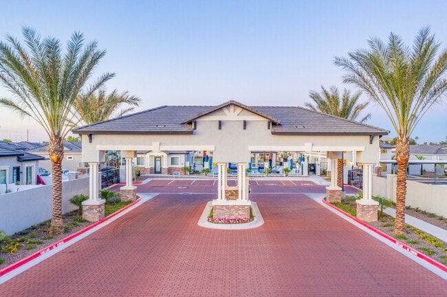 Christopher Todd Communities at Stadium in Glendale, AZ - Foto de edificio - Building Photo