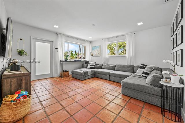 8750 SW 125th Ter in Miami, FL - Building Photo - Building Photo