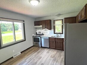 2550 Teakwood Ln N in Plymouth, MN - Building Photo - Building Photo