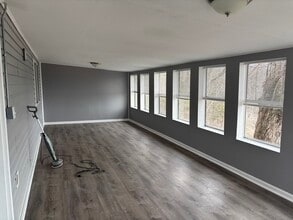 204 Park Place Dr in Kaiser, MO - Building Photo - Building Photo
